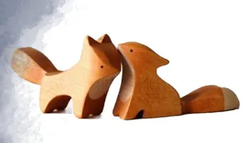 “Whispering Companions” – Playful Wooden Animal Duo[A71]