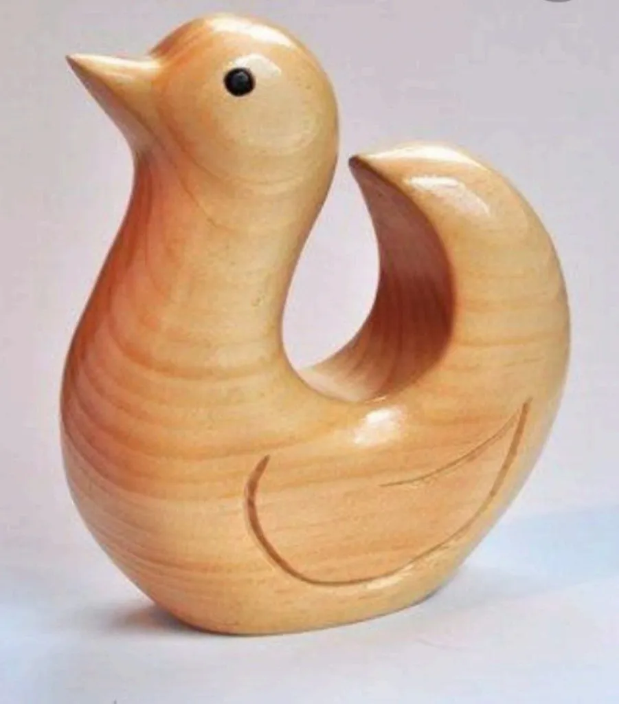 Elegant Wooden Bird Figurine[A4]