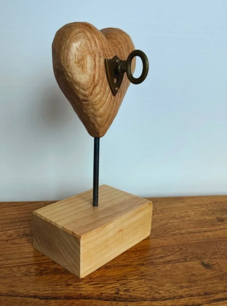 “Key to the Heart” – Symbolic Wooden Sculpture[A45]