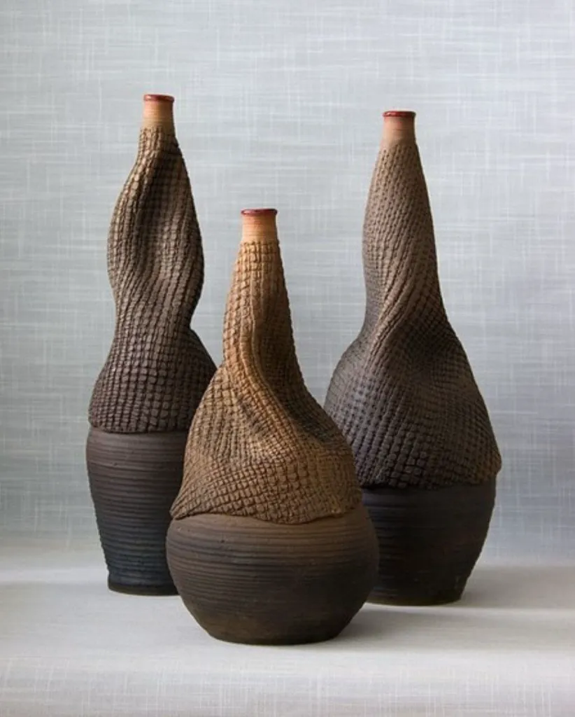 “Earthen Rhythm” – Textured Wooden Vase Set[A57]