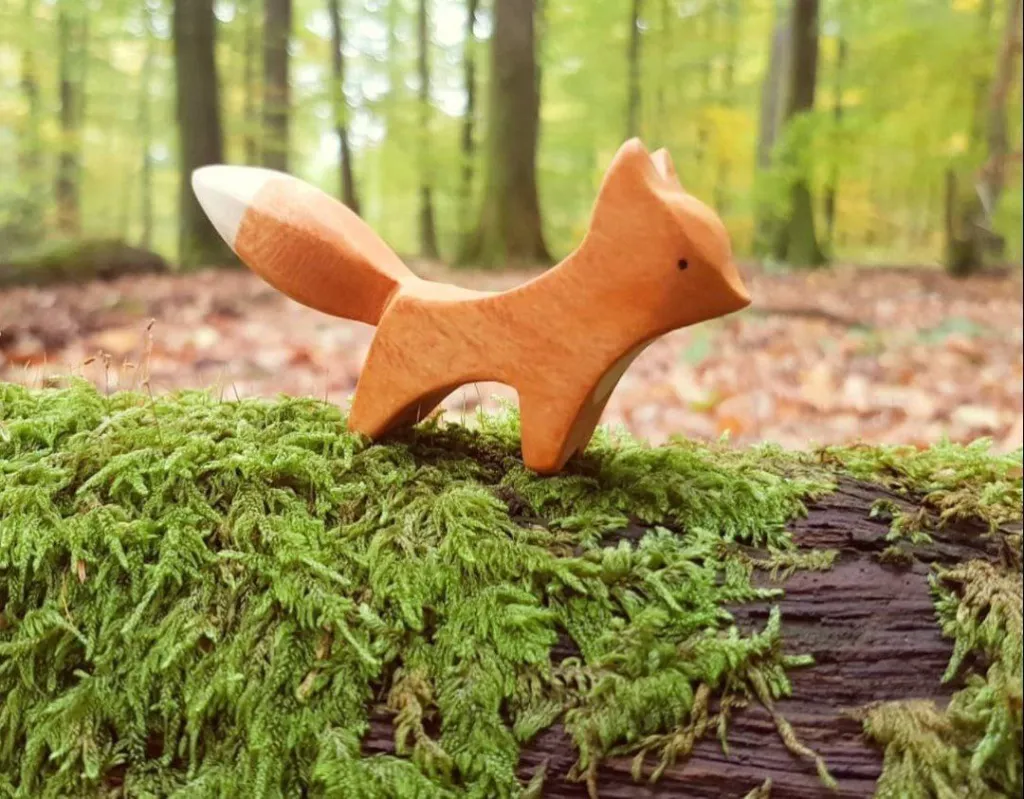 “Whispering Companions” – Playful Wooden Animal Duo[A71]