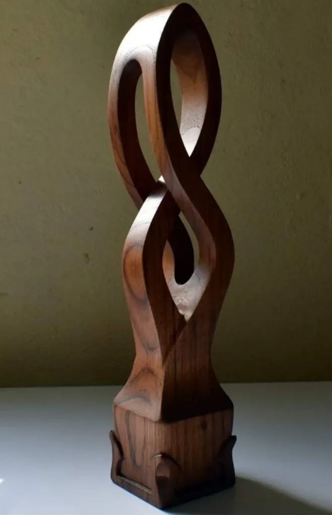 “Eternal Loop” – Tall Abstract Wooden Infinity Sculpture[A95]